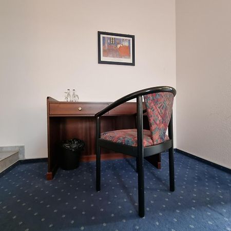 Erbenholz Hotel Laatzen Esterno foto