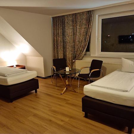 Erbenholz Hotel Laatzen Esterno foto