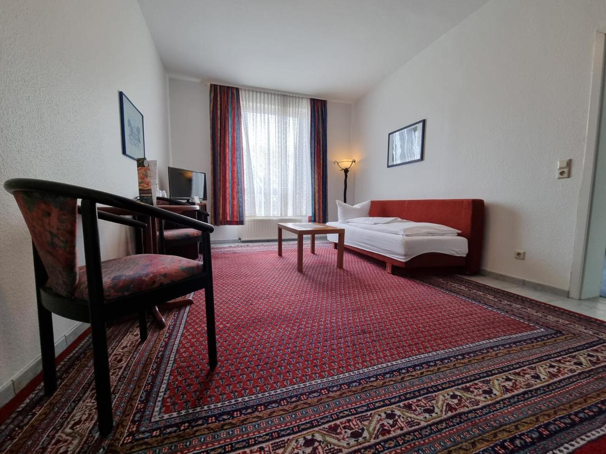 Erbenholz Hotel Laatzen Esterno foto