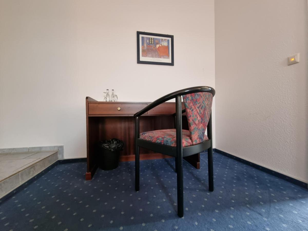 Erbenholz Hotel Laatzen Esterno foto