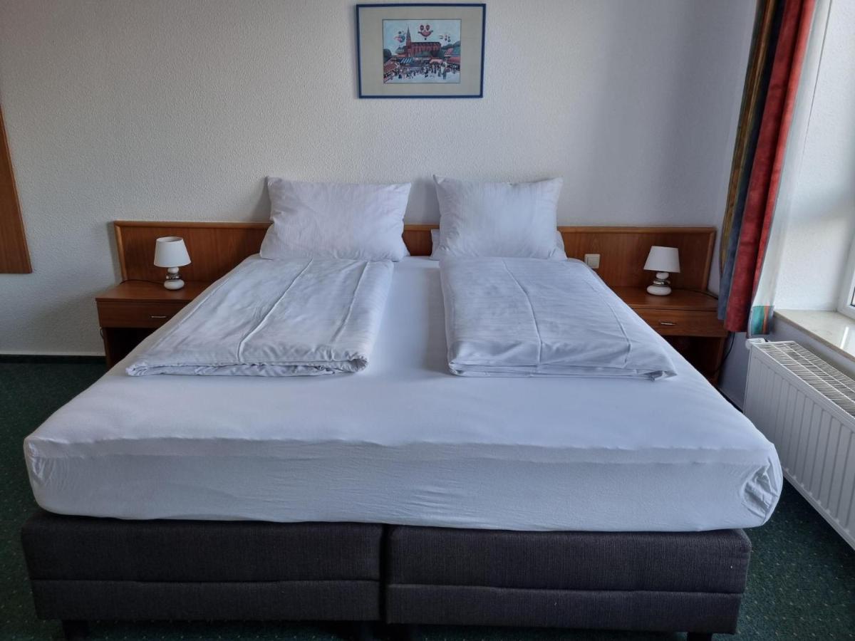 Erbenholz Hotel Laatzen Esterno foto